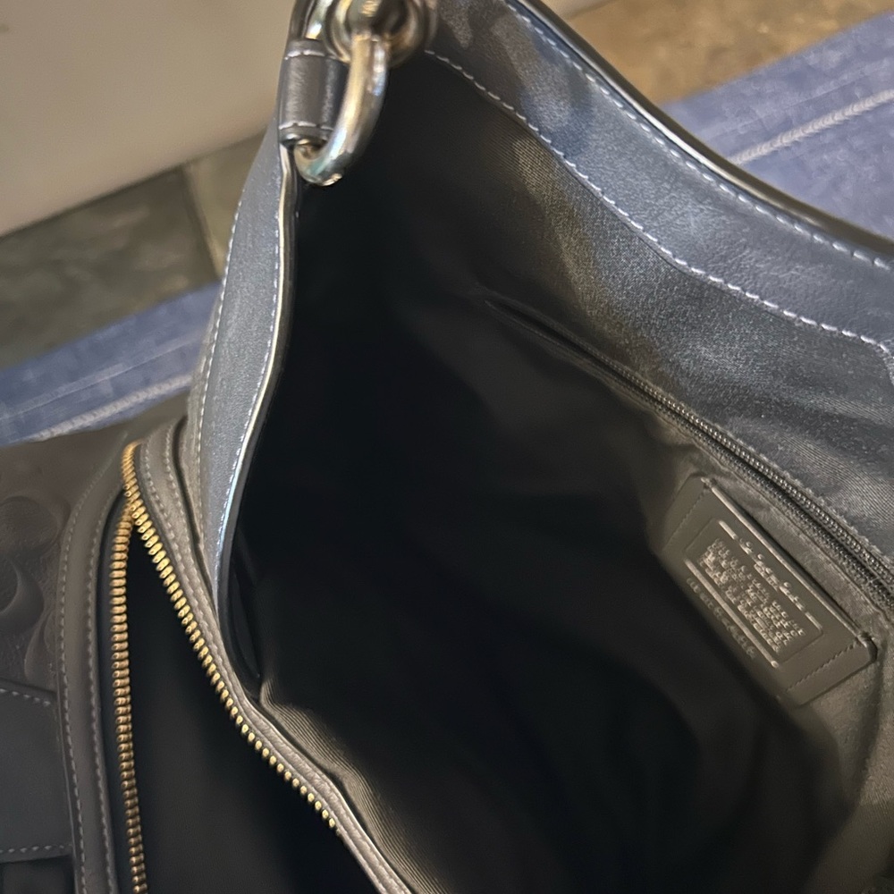 Coach Embossed Lexy shoulder Bag in beautiful black leather - Picture 7 of 17